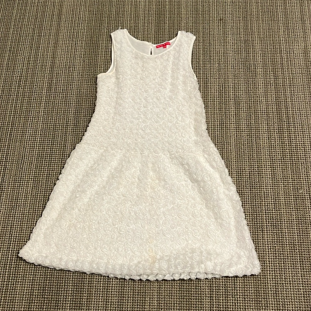 Derhy Kids White Girls covered in white rosettes Size 12/14 excellent condition